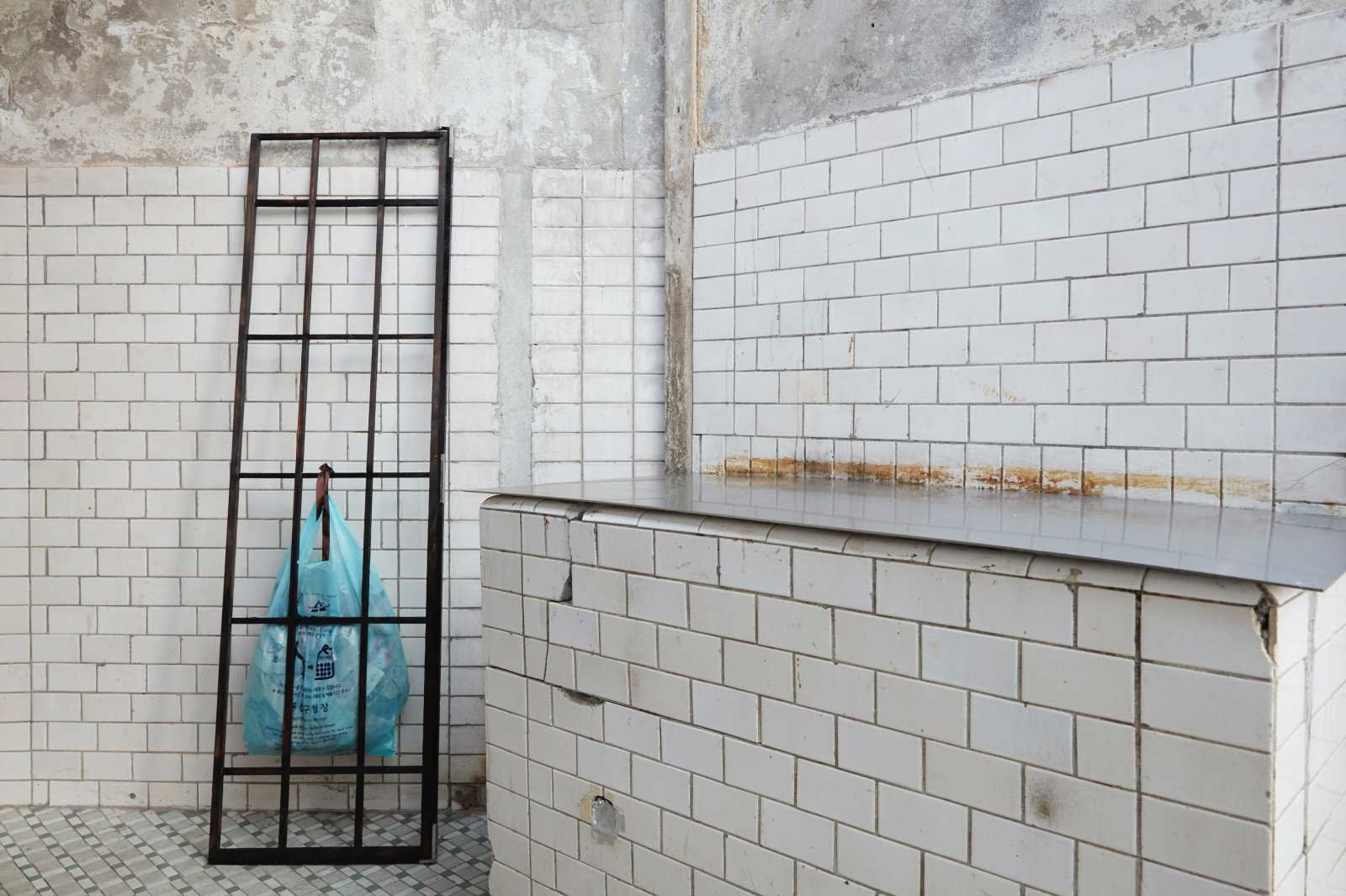 Four disobediences / 네 가지 무례함